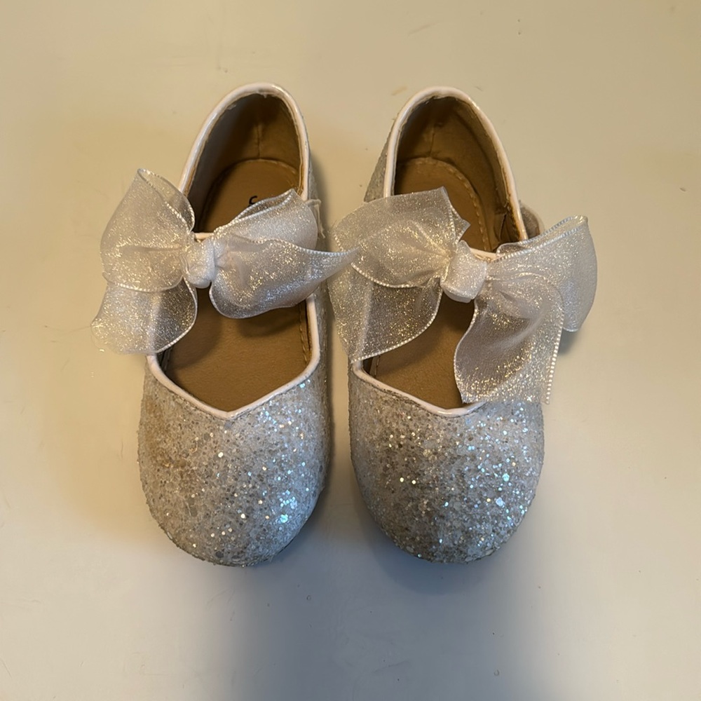Girls white glitter dress shoes